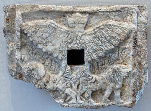 Zu or Anzu (from An 'heaven' and Zu 'to know' in Sumerian), as a lion-headed eagle, ca. 2550–2500 BCE, Louvre. Votive relief of Ur-Nanshe, king of Lagash, representing the bird-god Anzu (or Im-dugud) as a lion-headed eagle. Alabaster, Early Dynastic III (2550–2500 BCE). Found in Telloh, ancient city of Girsu. H. 21.6 cm (8 ½ in.), W. 15.1 cm (5 ¾ in.), D. 3.5 cm (1 ¼ in.) http://bharatkalyan97.blogspot.com/2013/07/legend-of-anzu-which-stole-tablets-of.html